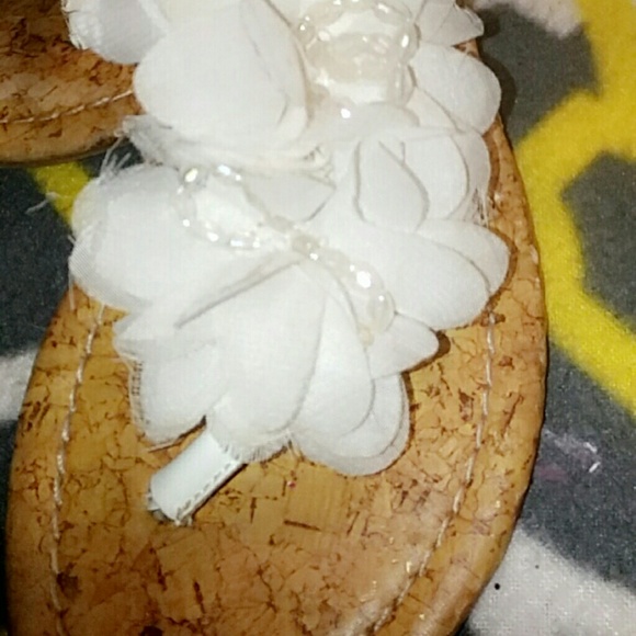 Sandals - Picture 2 of 3